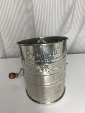 Bromwell's Vintage Style Metal Flour Sifter